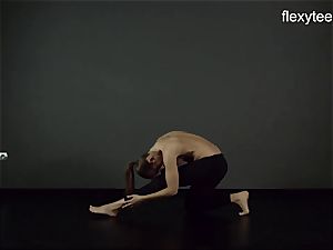 FlexyTeens - Zina demonstrates pliable bare body